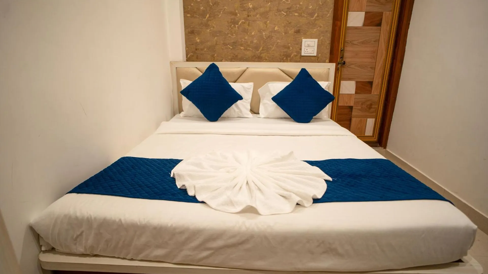 Hotel The Pleasure Stay Varanasi