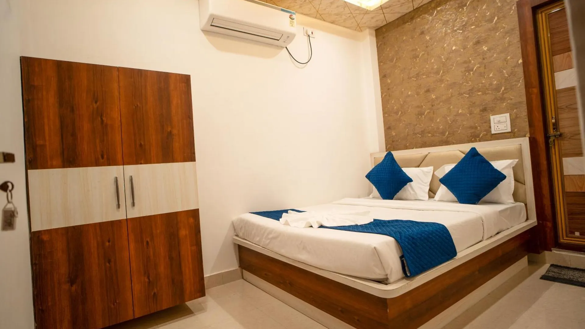 Hotel The Pleasure Stay Varanasi